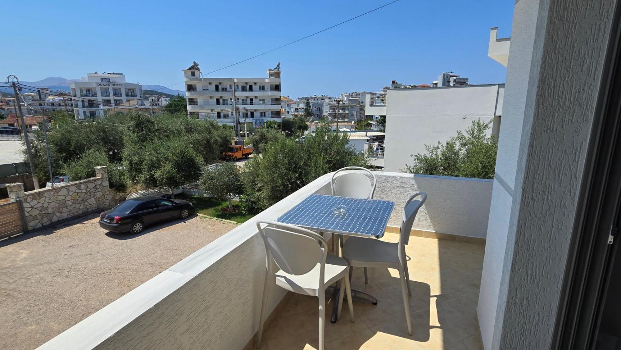 Erjon Appartement *